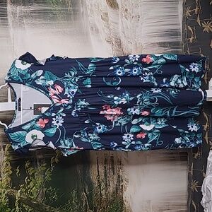 New with tags! Womens XL flowy blue floral Vneck Spring Summer dress + pockets